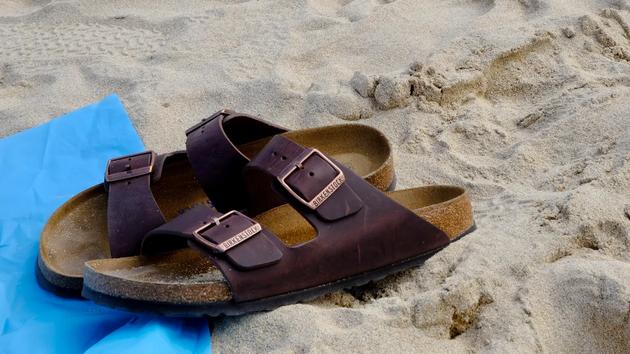 แนะนำ 10 รองเท้า BIRKENSTOCK รุ่นฮิต ดีไซน์สวย ใส่ได้หลายโอกาส